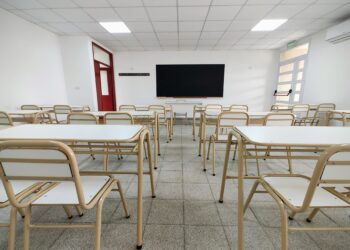 Kicillof inauguró el nuevo edificio de una escuela de Chivilcoy que había prometido Vidal
