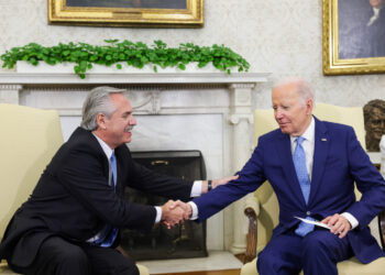 Reunión de Fernández con el presidente de EEUU es calificada de «exito político» por el embajador