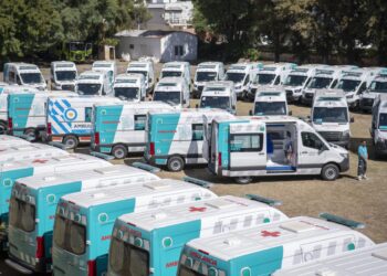 El gobierno provincial entrega 199 ambulancias para fortalecer la gestión de emergencias
