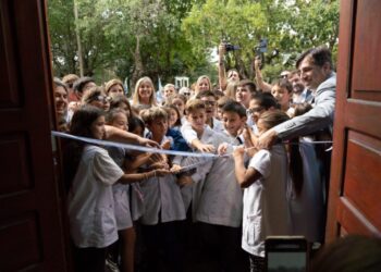 Viamonte | Intendente junto al ministro de educación reinauguran dos instituciones educativas