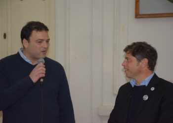 El gobernador Kicillof visita Hipólito Yrigoyen, 9 de Julio y Carlos Casares