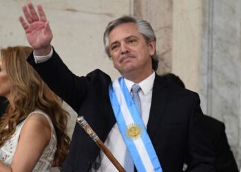 Alberto no será candidato y pidió «democratizar nuestro espacio»