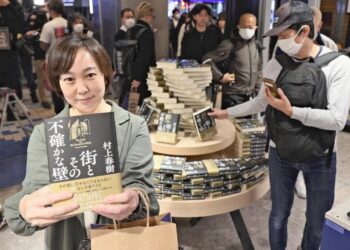 Furor en Japón por novela de Haruki Murakami: lo nuevo del escritor de 74 años