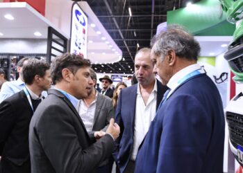 Brasil | Kicillof y Scioli promueven la industria bonaerense con empresarios automotrices
