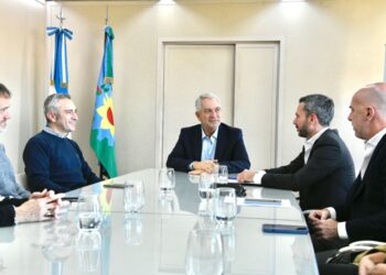 Ministros Alak y Larroque acordaron trabajar juntos para promover derechos de niñeces y adolescencias