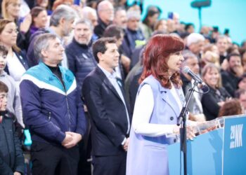 Cristina pidió refundar el «pacto democrático» y dejar de lado el acuerdo con el FMI | A 20 años de la asunción de Néstor Kirchner