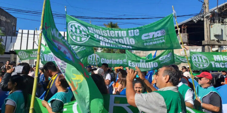 Tira gráfica publicada en Clarín repudiada por la Asociación de Trabajadores del Estado