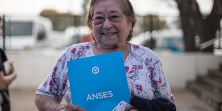 En el marco del aumento trimestralANSES | En julio, jubilaciones y pensiones mínimas cobran refuerzo de 17 mil pesos