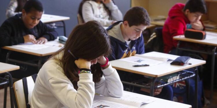 Exministros aseguran que alumnos de tercer grado «no entienden lo que leen»