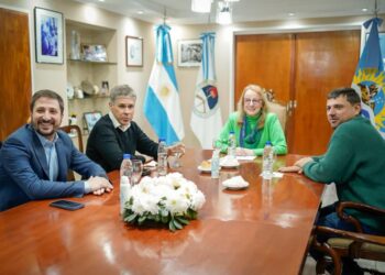 Grabois recibe carta de apoyo de artistas, intelectuales y científicos de todo el país