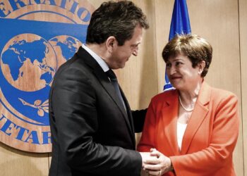 El FMI aprobó el desembolso de 7500 millones de dólares: ¿en qué se usarán?