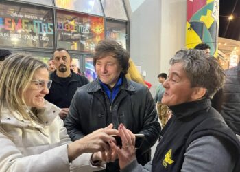 Milei se impone con el 31,85%, Bullrich y Larreta sacan 27,77% y Massa y Grabois 26,04%