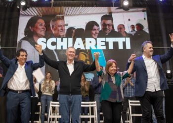 Schiaretti realizó acto en el conurbano junto a Chiche Duhalde, pidió un «gobierno de unidad nacional»