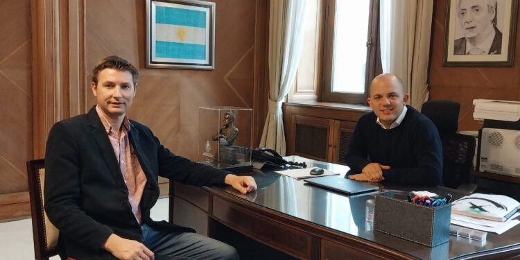 El intendente de Alem en Casa Rosada con el secretario de Municipios