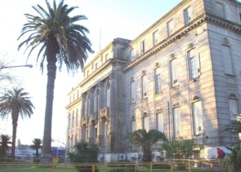 Emplean una compleja técnica en hospital público bonaerense para tratar una enfermedad del esófago