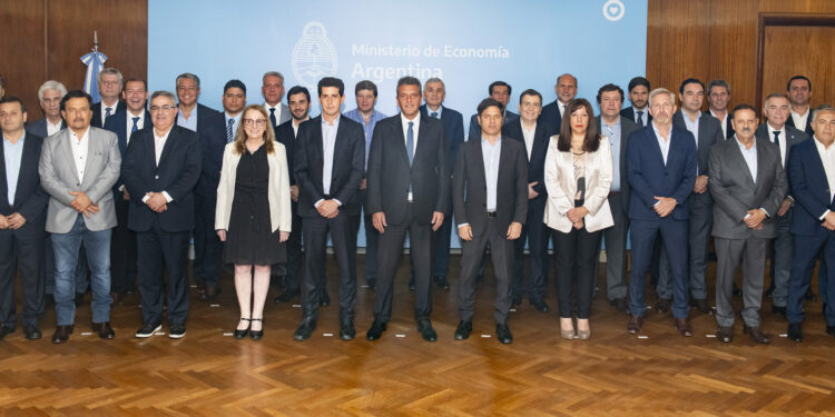 Salarios y aguinaldos | Nación aseguró fondos a gobernadores de todos los partidos