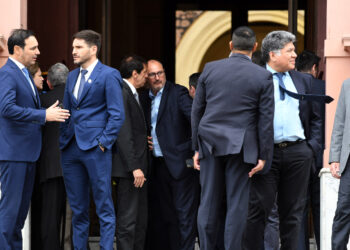 Gobernadores con Milei | El desacuerdo por reimplantar el impuesto a las ganancias