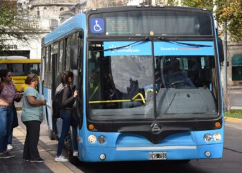 En Rosario el boleto de transporte urbano sube un 30%
