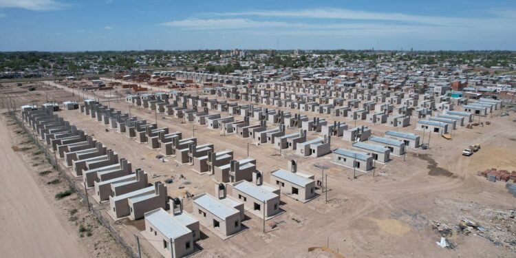 Carlos Casares: programan finalización de megaobra de 144 viviendas