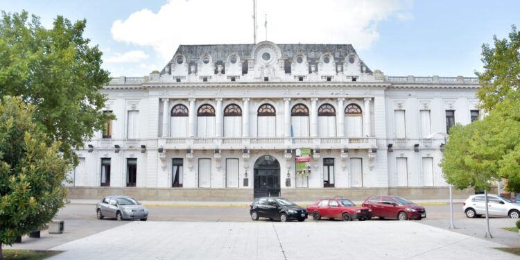 Pehuajó | Bono para municipales y suspensión del cobro de estacionamiento medido