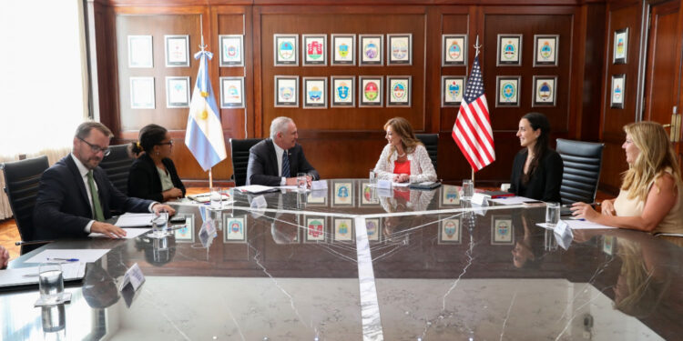 Secretaria de Minería destacó oportunidades de inversión al embajador de Estados Unidos