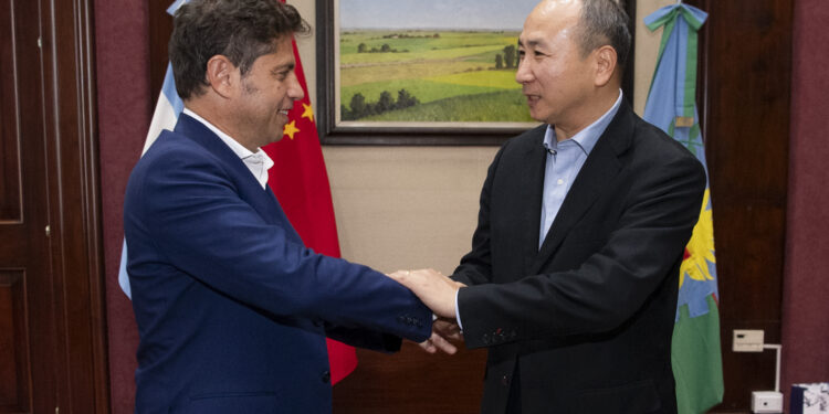 En medio de la incertidumbre, Kicillof se reunió con el embajador de China