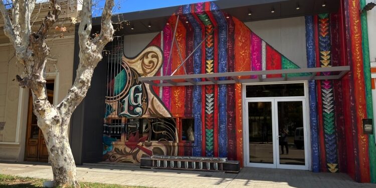 En Santa Fe, podés visitar el espacio museo León Gieco