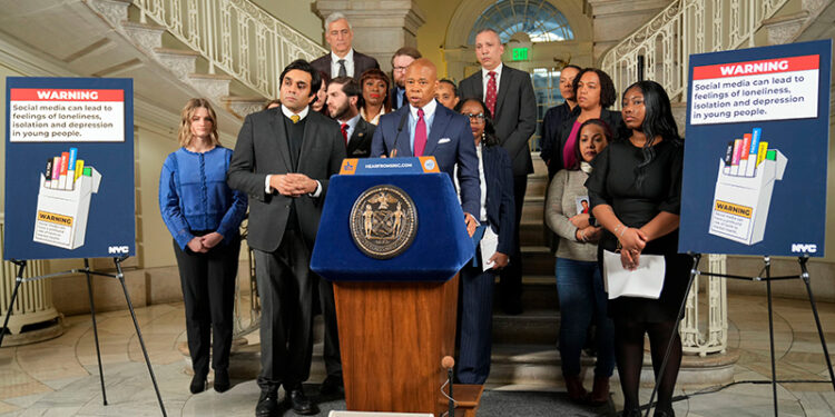 Nueva York demandó a redes digitales por daño intencional a la salud mental de jóvenes y adolescentes