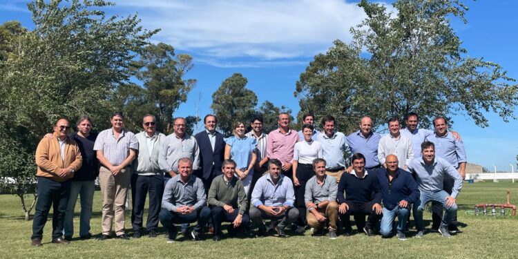 Intendentes radicales se reunirán con Axel Kicillof