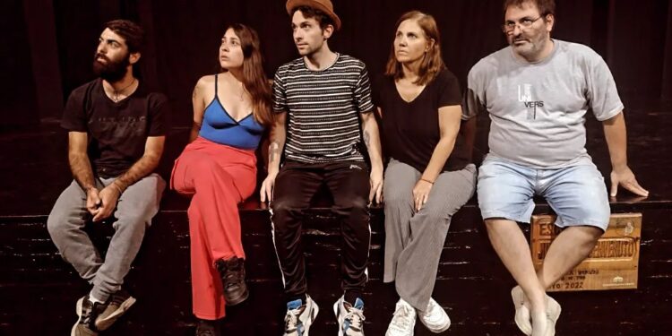 «Es fundamental la mirada de otro en teatro, es el motor de la actuación»