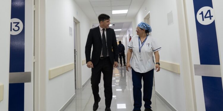 Flexas: «Cada vez hay más gente atendiéndose en nuestros hospitales»