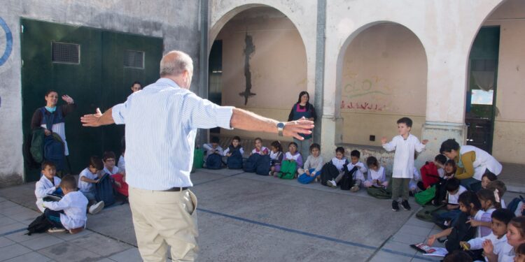 Pehuajó | Kits escolares para niños de primaria por sexto año consecutivo