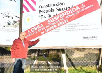 Zurro: «¿No era que las obras que estaban en ejecución iban a seguir?»