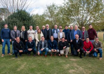 Intendentes radicales se reunieron en General Belgrano: tarifas eléctricas y crecimiento de la demanda a los municipios en la agenda