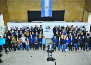 Kicillof con intendentes presentaron un petitorio por la deuda del gobierno nacional con la provincia