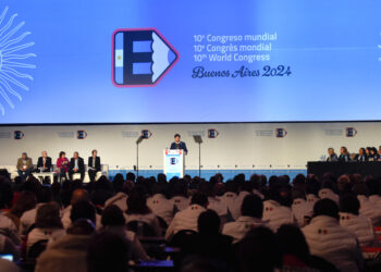 Kicillof en el Congreso Mundial de Educación: “Para alcanzar una escuela pública de calidad no alcanza con palabras»