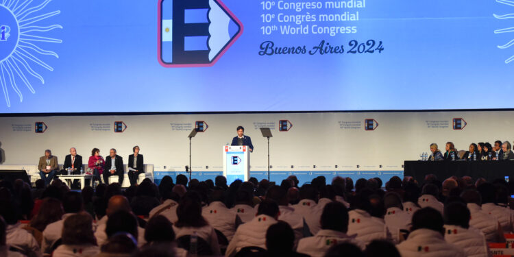 Kicillof en el Congreso Mundial de Educación: “Para alcanzar una escuela pública de calidad no alcanza con palabras»