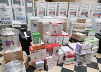 Provincia entregó equipamiento para fortalecer políticas alimentarias a 40 escuelas de La Plata