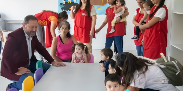 Lincoln cuenta con nueva sala de 2 años en el materno municipal de Plaza España