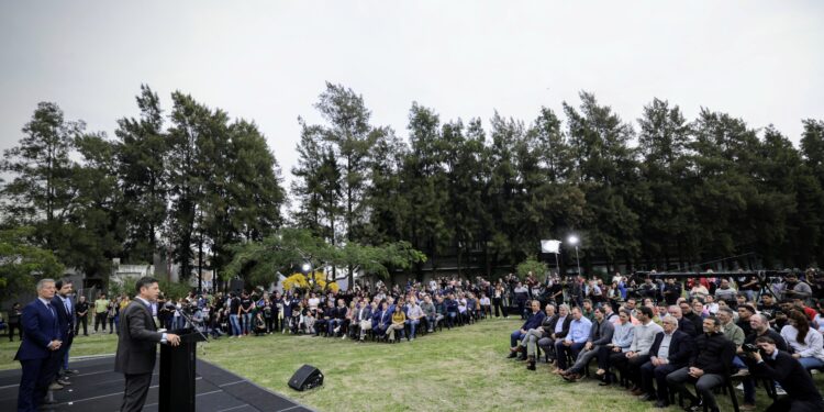 Kicillof: “La paralización de la obra pública por parte del Gobierno nacional es una decisión criminal»